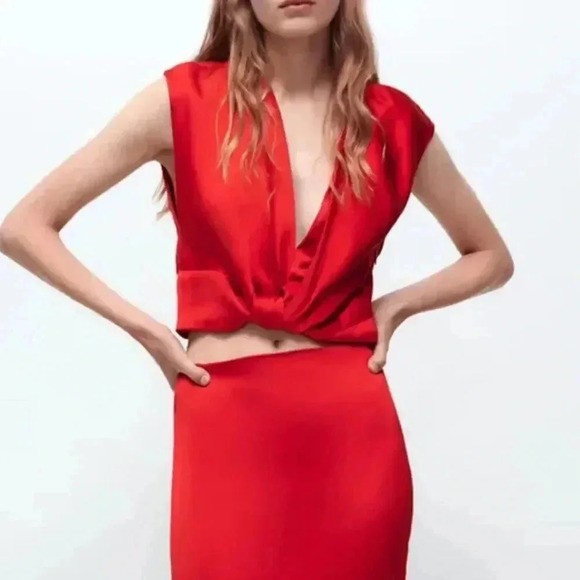 Zara KNOTTED SATIN EFFECT TOP - Picture 2 of 9